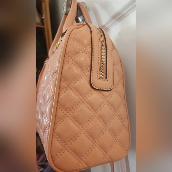 Anne Klein Faux Leather Quilted Satchel Bag in Peach; Brand-New Without Tags - Picture 4 of 16